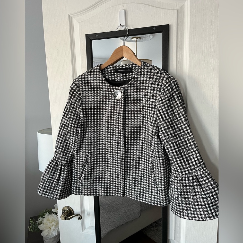 Zara blazer with big button